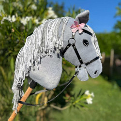 Hobby Horse A3 Gris avec Filet, rênes, mors et bonnet - compétition hobby horsing