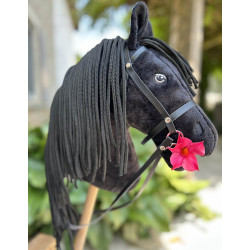 Pack Hobby Horse frison noir avec licol, longe et bonnet assortis