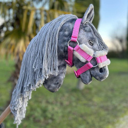 Hobby Horse Gris pommelé avec licol, longe et bonnet Rose